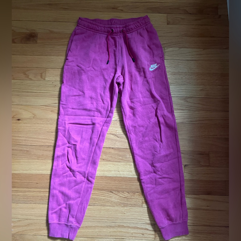 DARK PINK NIKE JOGGERS